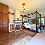 Pliades Traditional Ξενοδοχείο 3*