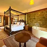Ξενοδοχείο Pliades Traditional 3*