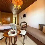Pliades Traditional Ξενοδοχείο 3*