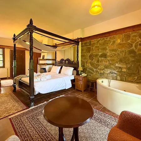فندق Pliades Traditional 3*