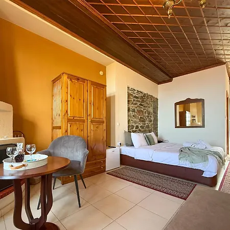 فندق Pliades Traditional 3*