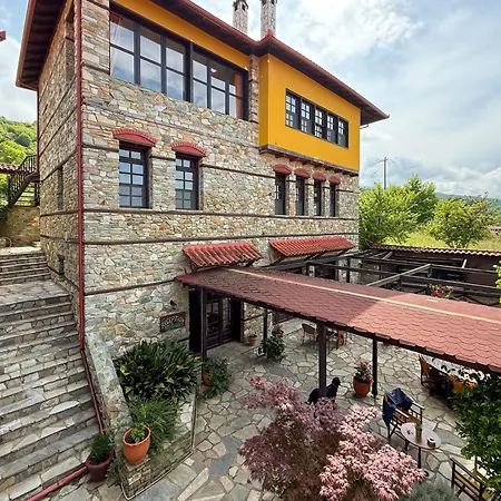 Ξενοδοχείο Pliades Traditional Παλαιός Παντελεήμων
