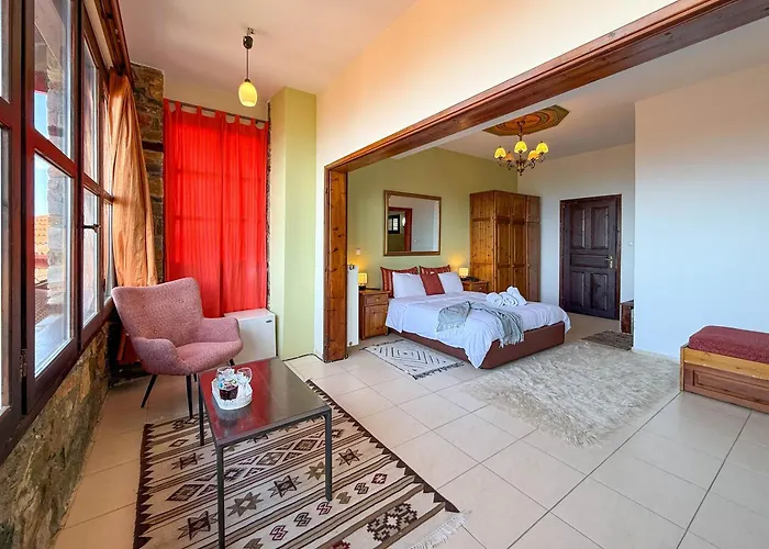 Pliades Traditional Hotel 3*
