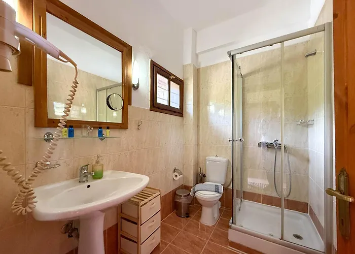 Pliades Traditional Hotel Palaios Panteleimonas