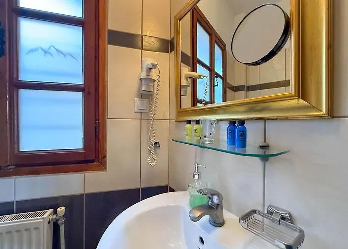 Pliades Traditional Hotel