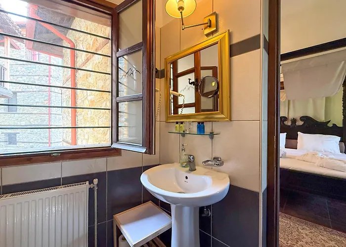 Pliades Traditional Hotel