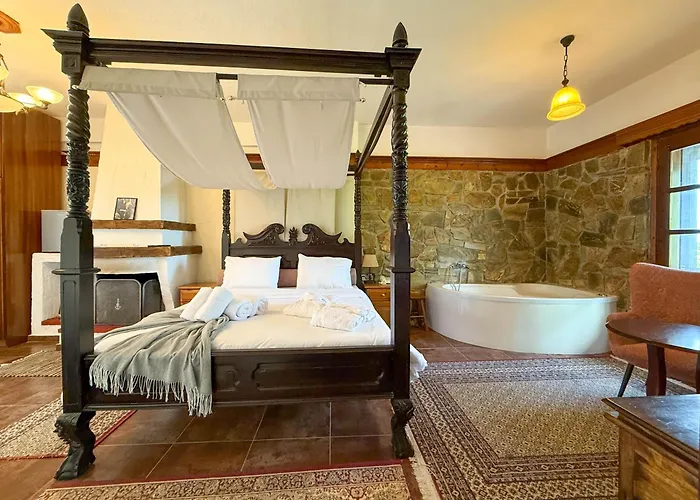 Pliades Traditional 3* Palaios Panteleimonas