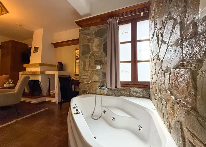 Pliades Traditional Hotel