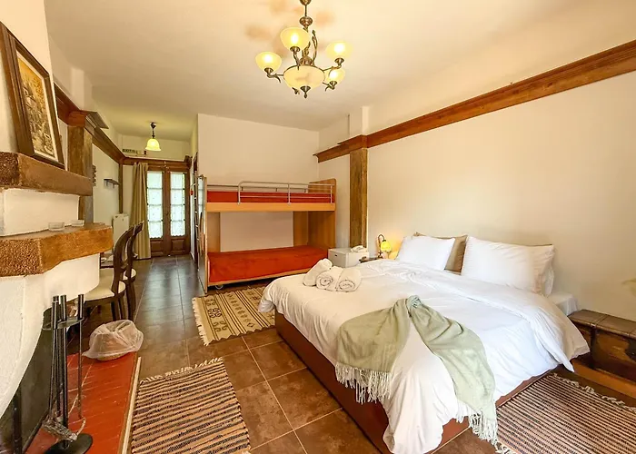 Pliades Traditional 3* Palaios Panteleimonas