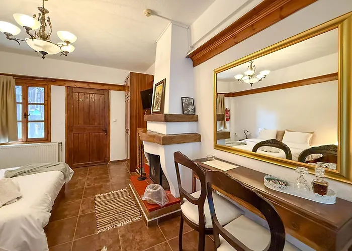 Pliades Traditional Hotel