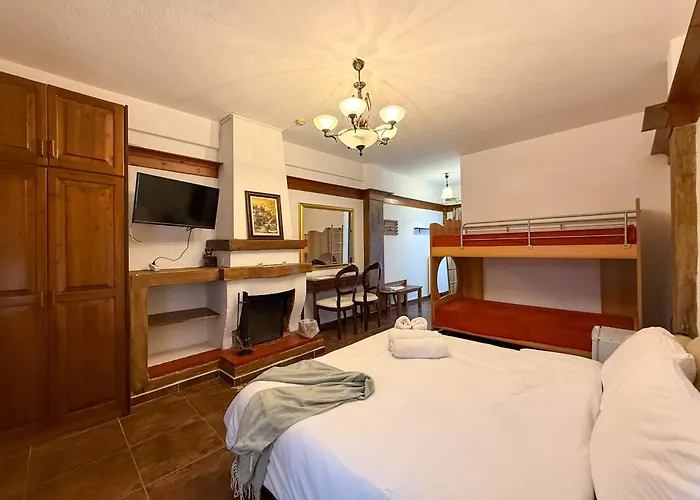 Pliades Traditional Hotel
