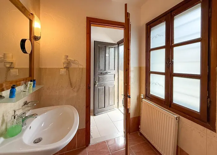 Pliades Traditional Hotel Palaios Panteleimonas