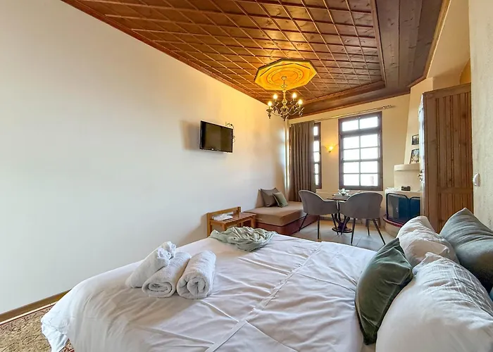 Pliades Traditional 3* Palaios Panteleimonas
