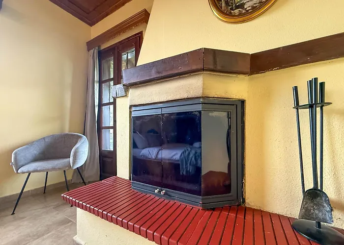 Pliades Traditional Hotel