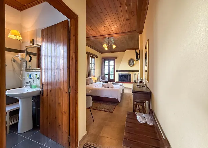 Pliades Traditional Hotel 3*