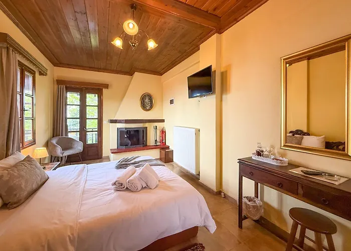 Pliades Traditional Hotel