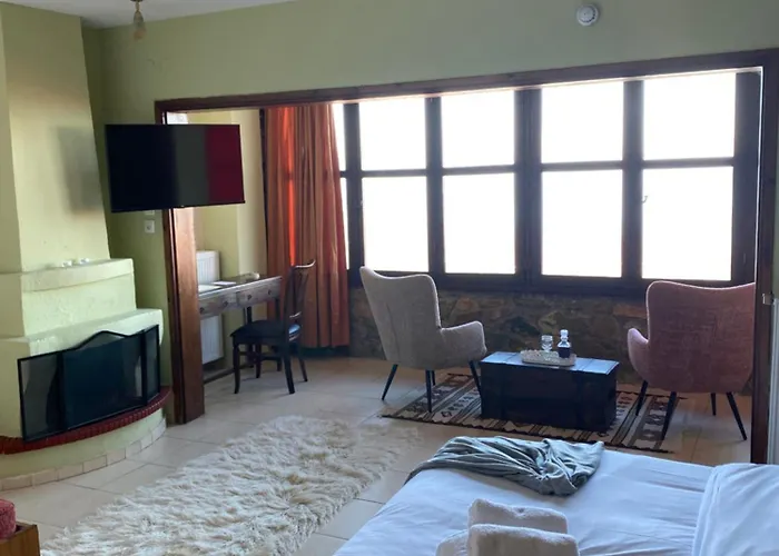 Pliades Traditional Hotel